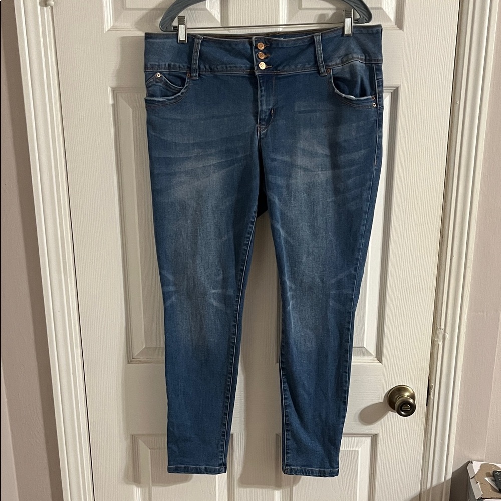 YMI  wanna betta butt? midrise Women's Jeans